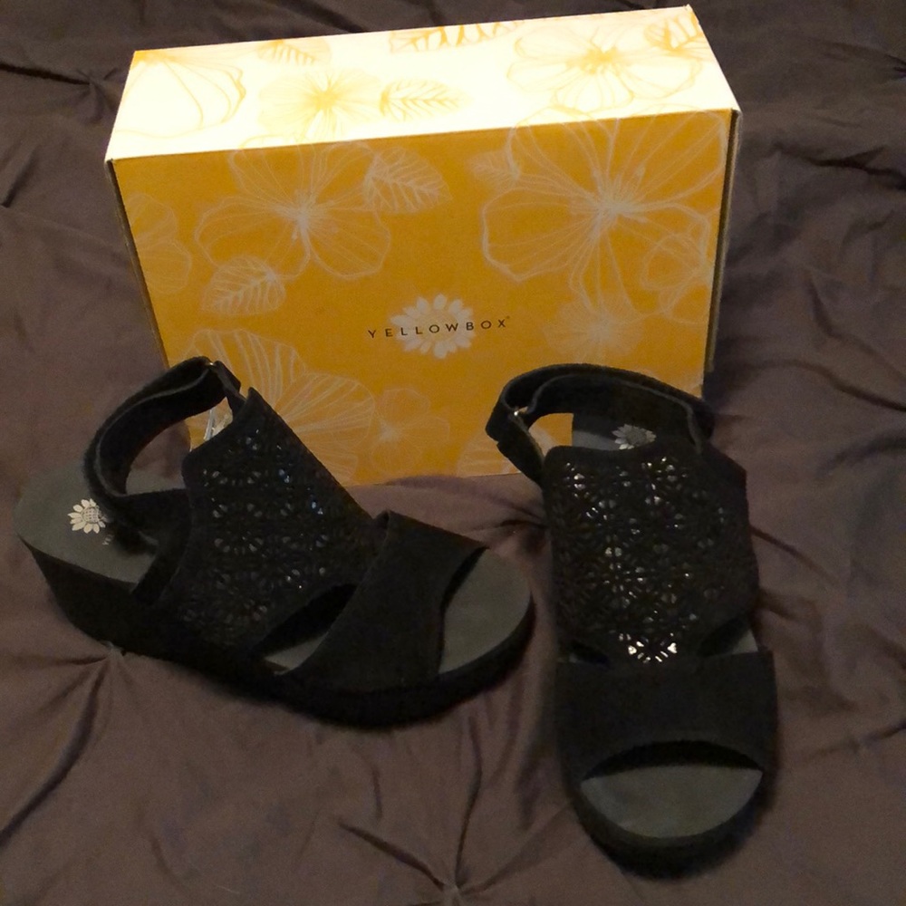 NWT Yellow Box wedges
